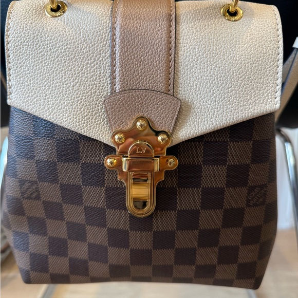 LOUIS VUITTON Damier Ebene Clapton Backpack in Creme. - Picture 5 of 14
